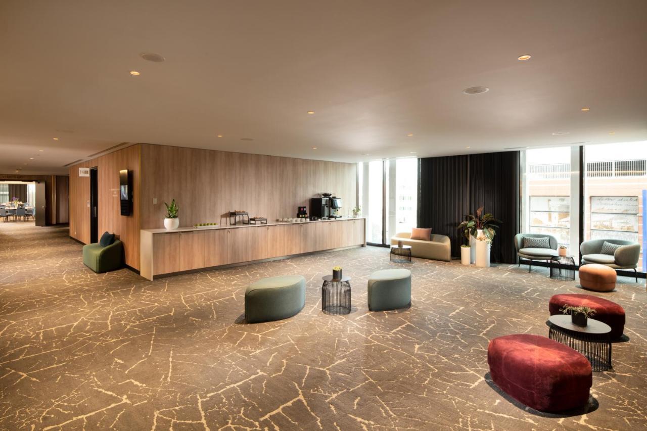 Hotel Crowne Plaza Adelaide By Ihg Esterno foto