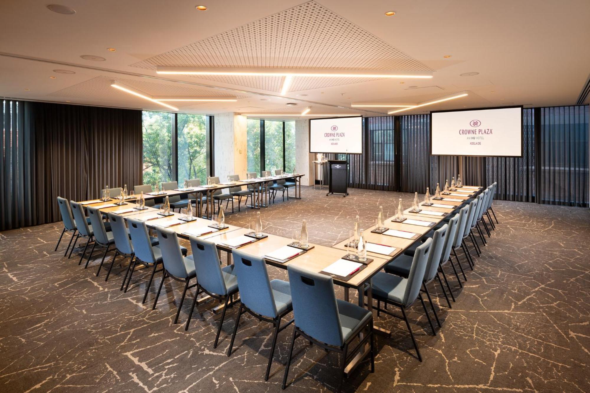 Hotel Crowne Plaza Adelaide By Ihg Esterno foto