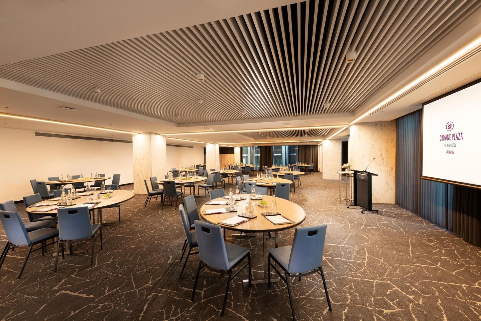 Hotel Crowne Plaza Adelaide By Ihg Esterno foto