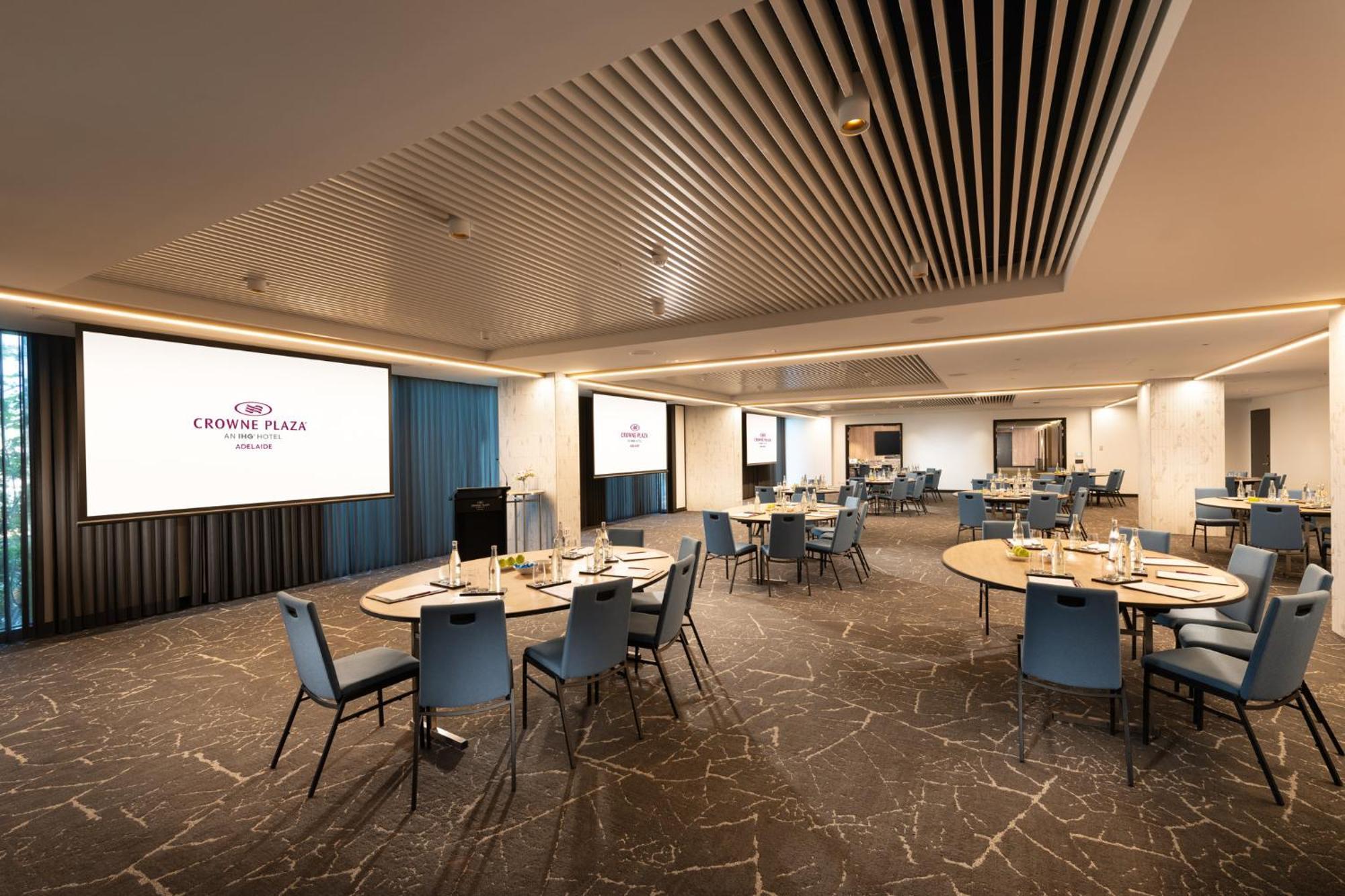 Hotel Crowne Plaza Adelaide By Ihg Esterno foto